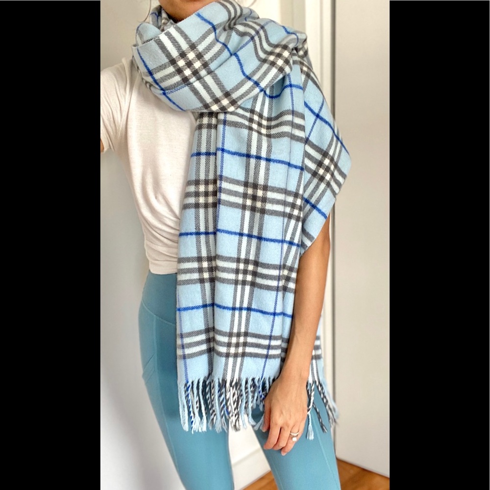 ❌SOLD❌ Auth BURBERRY oversized cashmere shawl